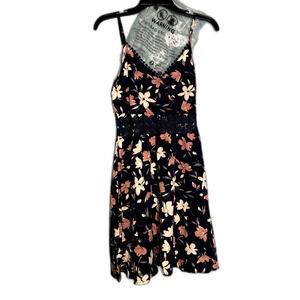 Boutique NWT Floral Adjustable Strap Lace Detail Mini Dress M